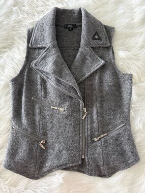 🖤 LISA INTERNATIONAL
100% Boiled Wool Asymmetrical
Moto Vest | Size S 🖤